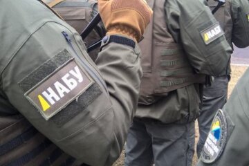 Махінації на суму 206 млн: на підлій схемі спіймали чиновників "Укрзалізниці", деталі НАБУ