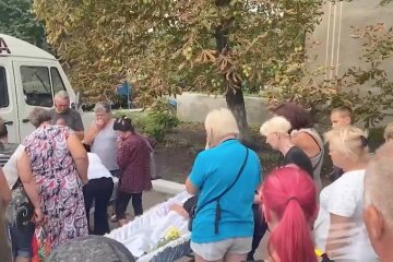 В Чаплино простились с детьми, которые погибли от рук россиян: "На момент удара были с родителями дома"