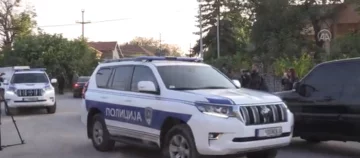 Тіла лежать на дорозі: 21-річний хлопець влаштував бійню та досі не спійманий, кадри з місця трагедії