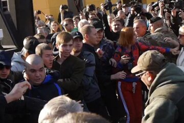 На одесском рынке сбили женщину, началась погоня: кадры ЧП