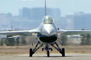 Украина в ближайшие месяцы получит F-16, что это значит: "Сообщение о передаче..."