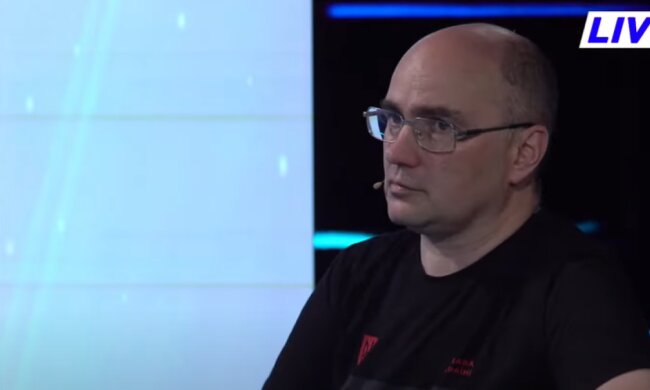 Дмитрий Левусь