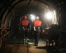 Мощный взрыв на шахте: люди оказались "в заложниках" под землей, кадры ЧП