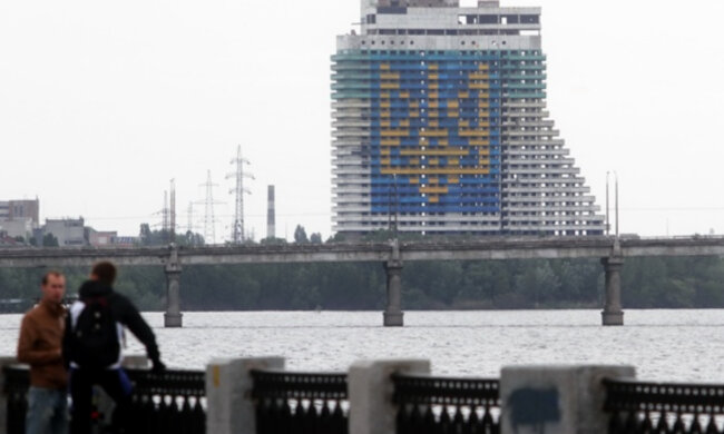 Легендарний "Парус": спливли унікальні кадри створення готелю