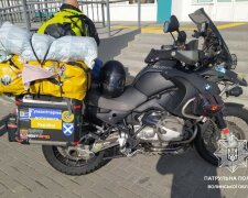 Поражающая поддержка: испанец на мотоцикле преодолел более 3 тысяч км ради помощи украинцам