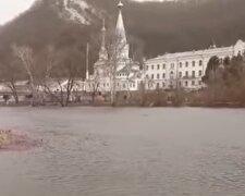 Вода дошла до Святогорской лавры: из-за подрыва дамбы на Харьковщине подтопило Донеччину