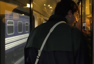 потяг укрзалізниця