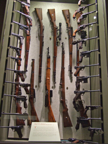 German_WW_I_rifles_and_pistols