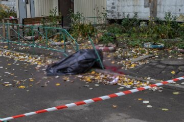 Труп жінки знайшли на паркані: страшна трагедія сколихнула Дніпро, кадри з місця