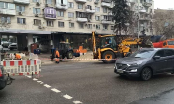 Киев ушел под землю в самом центре: кадры с места ЧП