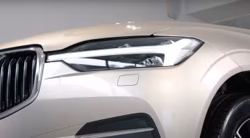 Новый Volvo XC60 вскоре появится на дорогах Украины: чем порадует кроссовер в 2022 году