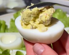 Такі фаршировані яйця стануть окрасою Великодьного столу: рецепт смачної закуски