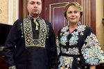 Кирило Буданов приміряв унікальну вишиванку від українських дітей