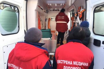 Під Одесою мати довела 11-річну доньку до лікарні: "покарала на очах у людей"