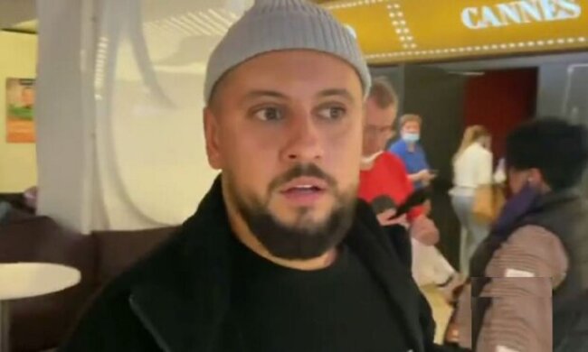 Жена Монатика показала, как публика встречала певца во время корпоратива, видео: "Дай Бог..."