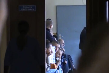 "Едят с пола, как собаки": как живут больные в интернате под Кривым Рогом