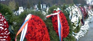 могила Караченцова