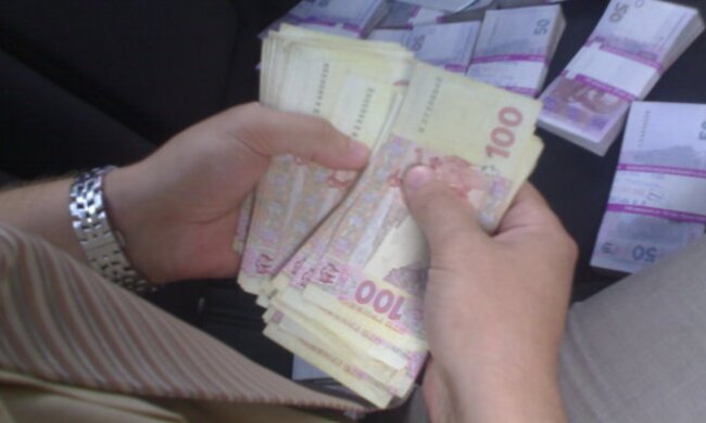 Привласнили палива на сотні тисяч: деталі "схеми" в залізничному депо