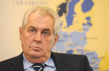 Чешский президент рассказал, на кого работает