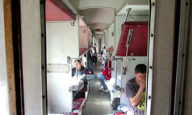 плацкарт вагон поезд