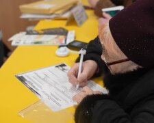 Гуманітарна допомога для пенсіонерів у Харкові