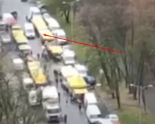 "Ковбаса важливіша за життя": ярмарок перекрив дорогу швидкої у Києві, відео
