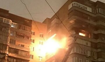 "Хозяйку вынесли в мешке": в Харькове вспыхнул 12-этажный дом, эвакуировали десятки жильцов