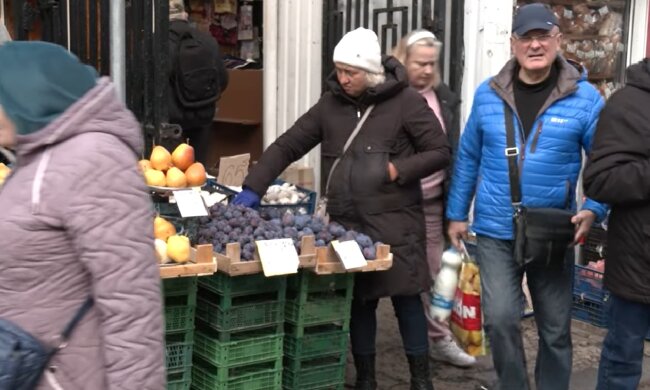 Дефіцит продуктів у Києві