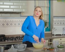 "Мастер Шеф" Литвинова поділилася рецептом оригінальних млинців "павутинка": ідеальна основа