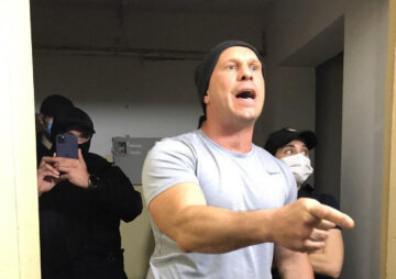 Ілля Ківа накинувся на поліцейських, відео не для слабкодухих: "Заберіть його в тюрму!"