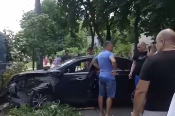 В Харькове водитель заснул за рулем, все закончилось печально: фото