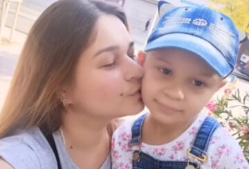 "Бог чує наші молитви": 6-річна Лера може перемогти рак, українців просять дати дівчинці шанс