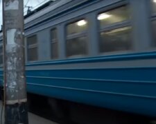 Біда трапилася в одеській електричці, відео: "Заснула і не прокинулася..."