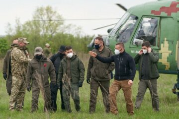 «Намек на примирение»: Зеленский неожиданно появился на границе с Россией, фото