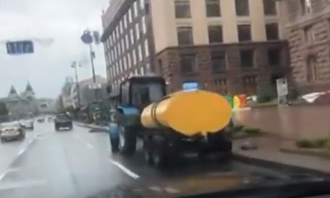 Можевельники Кличко решили поливать во время дождя, видео: "больше проблем нет"