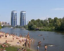 "Не дуже радісна ситуація": українців закликають утриматися від купання в Дніпрі, деталі
