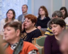 Главное за день: долгожданный закон об Антикоррупционном суде и слезы в кабинете Порошенко