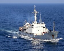 Роковой овценосец: русский корабль тонет под смех украинцев и гимн РФ (видео)