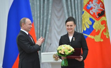 Vladimir_Putin_at_award_ceremonies_(2016-03-10)_36
