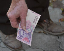 Фальшивые 200 гривен наводнили Украину: как распознать подделку