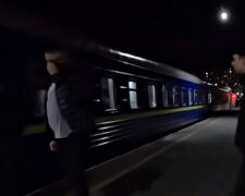 Женщина оставила записку и бросилась под поезд в Одессе: что произошло
