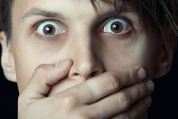 Залазять у вуха, кусають, сунуть з усіх щілин: почалося моторошне нашестя, українці в паніці