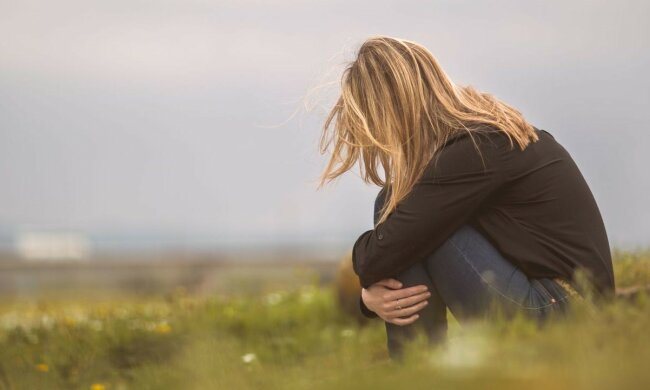 весна, самотність, жінка