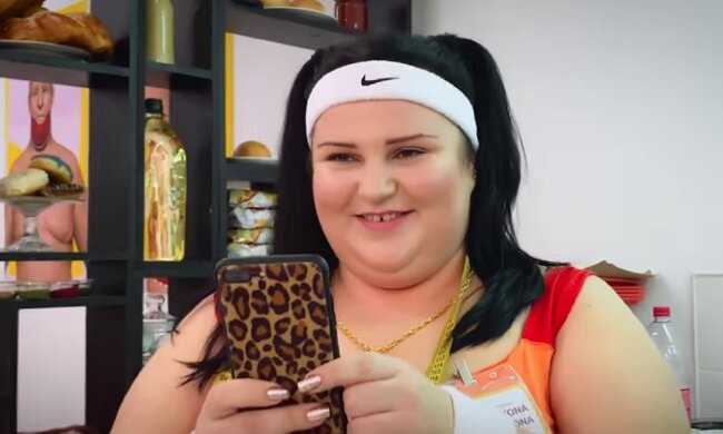 Alyona Alyona в сміливому образі помірялася формами з Кім Кардашьян: "Ну красуня ж"