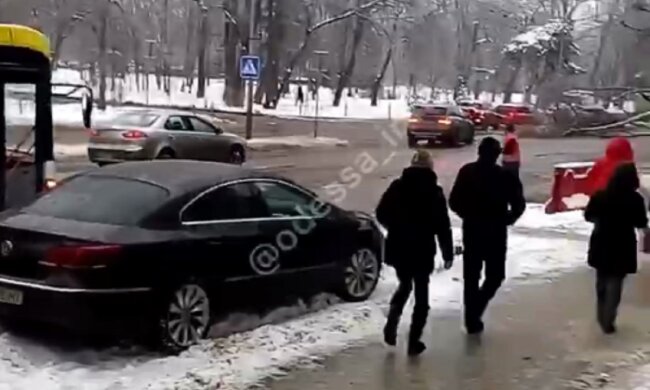 ожеледь, негода, люди