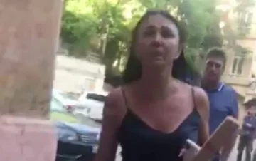 У Києві поліція не змогла заспокоїти неадекватну мажорку - ЗМІ