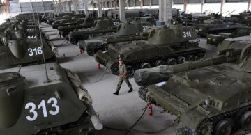 военная база оружие танки
