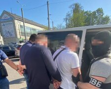 Банда полицейских устроила переполох на Днепропетровщине: "Выбивали у людей деньги и..."