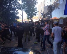 На сепаратистському мітингу в Одесі “засікли” викладачів держвишів (фото)