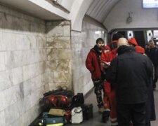 Серце вже не билось: з'явилися подробиці НП у київському метро